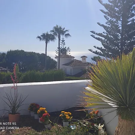 Petit Paradis Hotell 4*