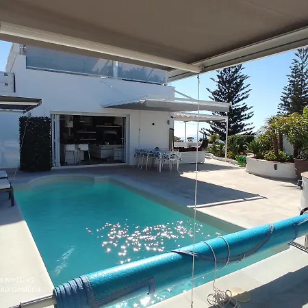 Petit Paradis Hotell 4*